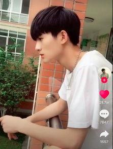 抖音网红吃瓜男的是谁呀,揭秘抖音网红“吃瓜男”的真实身份