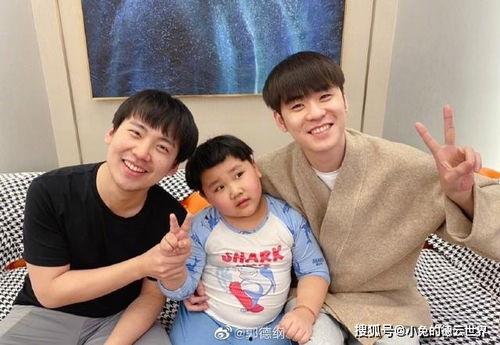 吃瓜事件网红男女,网红男女的甜蜜与争议