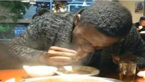 非洲网红吃瓜事件视频大全,视频大全揭秘网络热点的背后