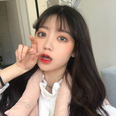 吃瓜网红头像照片女的,揭秘网红美女的吃瓜日常