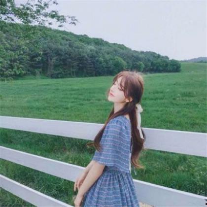 吃瓜网红头像照片女的,揭秘网红美女的吃瓜日常