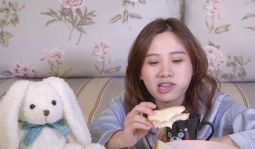 吃瓜事件网红华呆呆,吃瓜事件背后的网红风云