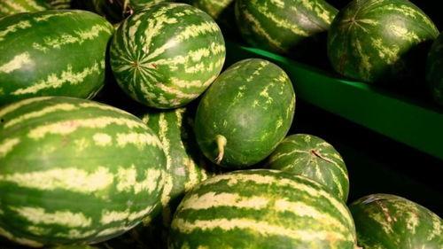 昆明网红吃瓜事件真相,揭秘背后真相与反思