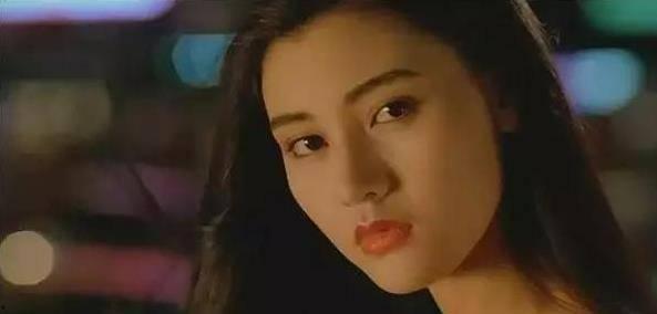 吃瓜长得有点像李嘉欣的网红,网红长相酷似李嘉欣，吃瓜界新宠儿崛起！”